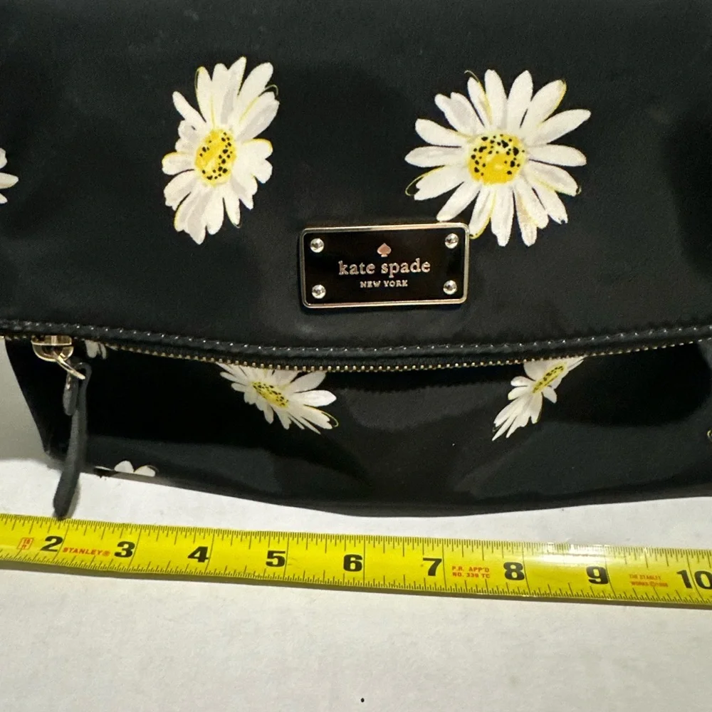 Kate Spade Miri Blake Avenue Falling Daisy Handbag/Crossbody
In Mint Condition - Picture 3 of 5